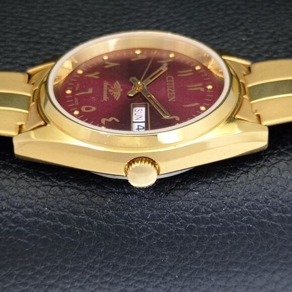 Vintage 1987 Arabic Citizen Automatic Mens Gold Watch W/daydate & Red accents - Picture 5 of 10